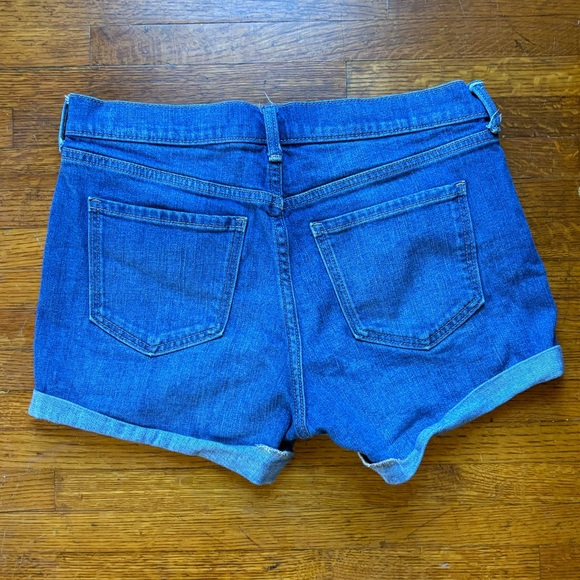 Old Navy Distressed Boyfriend Mid Rise Jean Shorts 6 - Picture 4 of 4